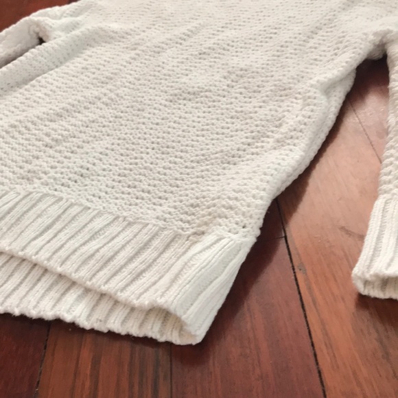 White Light-Weight Sweater - Picture 4 of 5